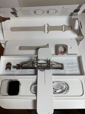 Apple Watch Series 7 (45mm) – Starlight Aluminum – Cellular